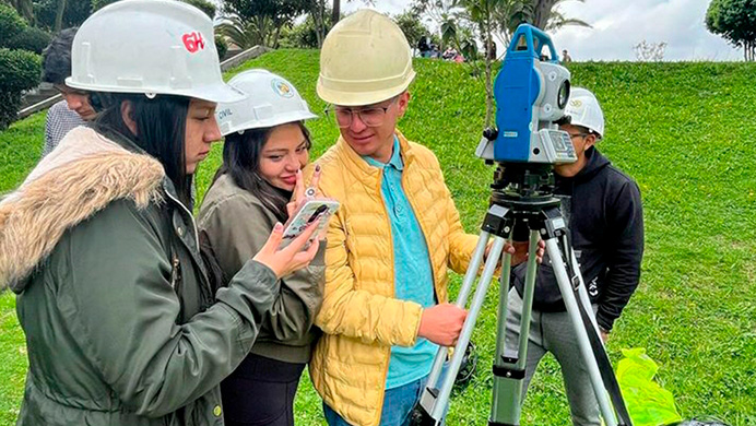 Estudiantes pertenecienes al grupo ASU Académico